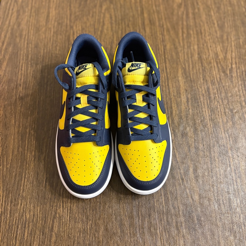 Nike Dunk Low Reverse Michigan - Picture 2 of 6